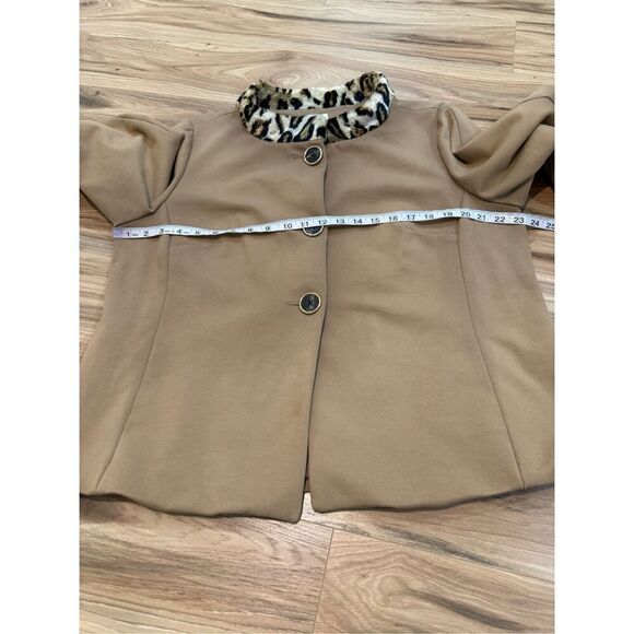 Chicos Jacket Tan Brown Faux Fur Collar Buttons 3/4 Sleeves Sz 2 or large - Picture 6 of 7